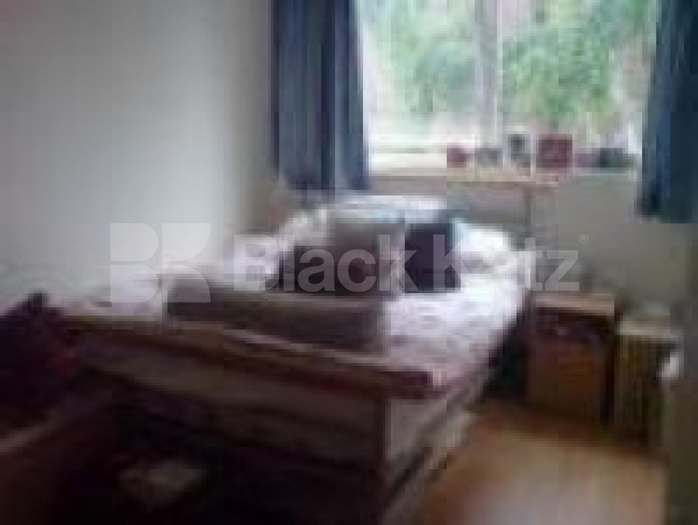 			3 Bedroom, 1 bath, 1 reception Flat			 Clarendon Walk, NOTTINGHILL W11